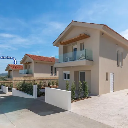 Riza Sea By * Katastárion